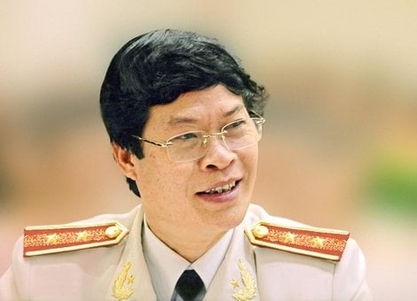 Trung tuong, nha van Huu Uoc: 'Toi viet nua chu cung la su that' hinh anh