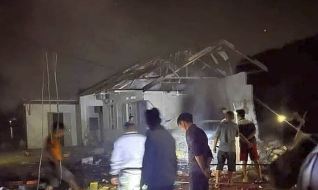 No lon o Bac Giang, mai nha bi thoi bay hinh anh