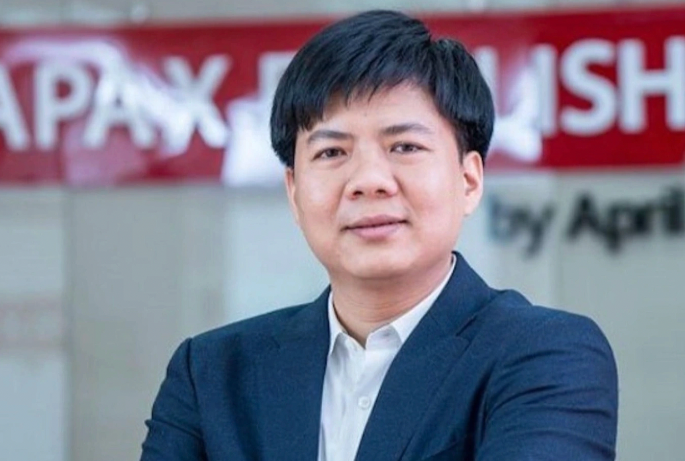 Shark Pham Van Tam,  Asanzo,  Shark Nguyen Ngoc Thuy,  Egroup anh 1