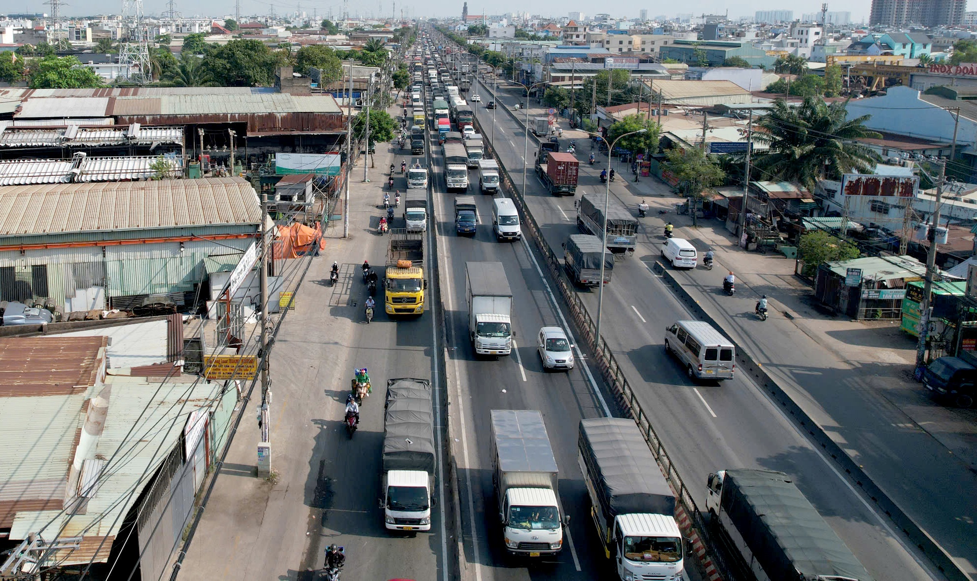 Xe ben lat TP.HCM anh 3