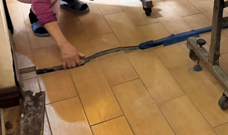 Su co trao bun ham metro Nhon - ga Ha Noi: Di doi nhieu ho dan hinh anh