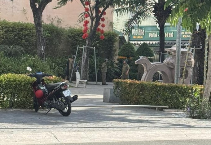 Nguoi dan ong tu vong bat thuong trong cong vien o Binh Duong hinh anh