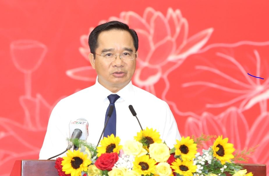 Tan Chu tich TP.HCM tran tro hinh anh