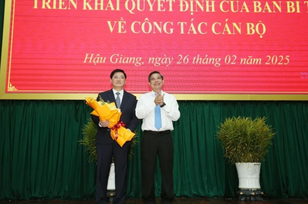 Ong Nguyen Tuan Anh giu chuc Pho bi thu Thuong truc Tinh uy Hau Giang hinh anh