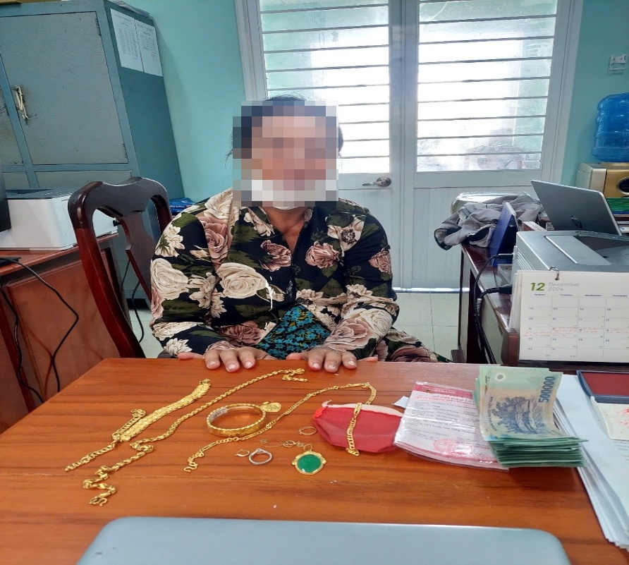 Trom vang chon chuong ga anh 1