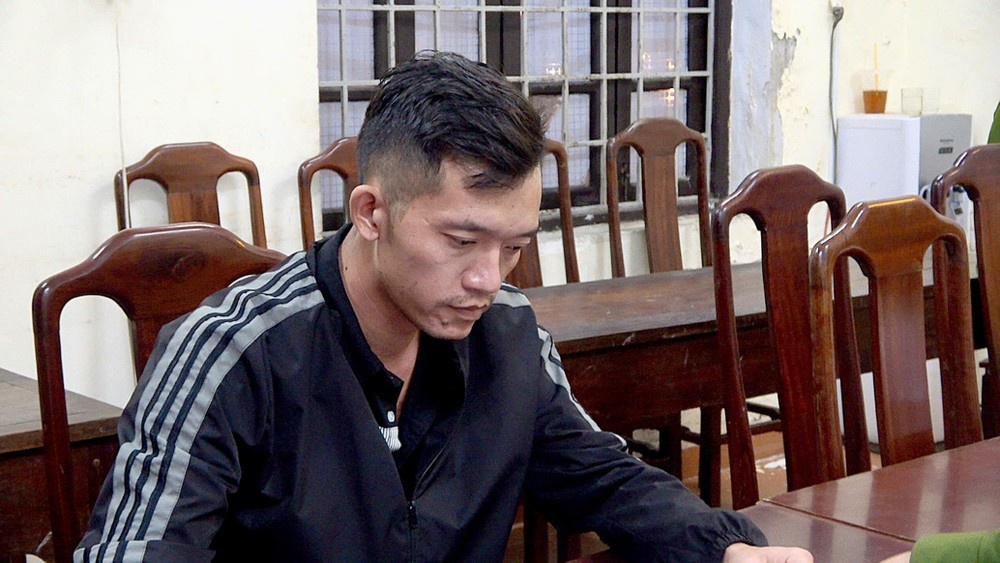 Bat hai doi tuong lua dao nguoi nha benh nhan suy than giai doan cuoi hinh anh