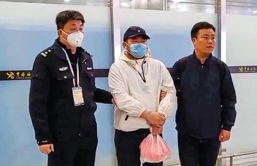 Thai Lan truc xuat 10 nguoi trong vu bat coc nam dien vien Vuong Tinh hinh anh