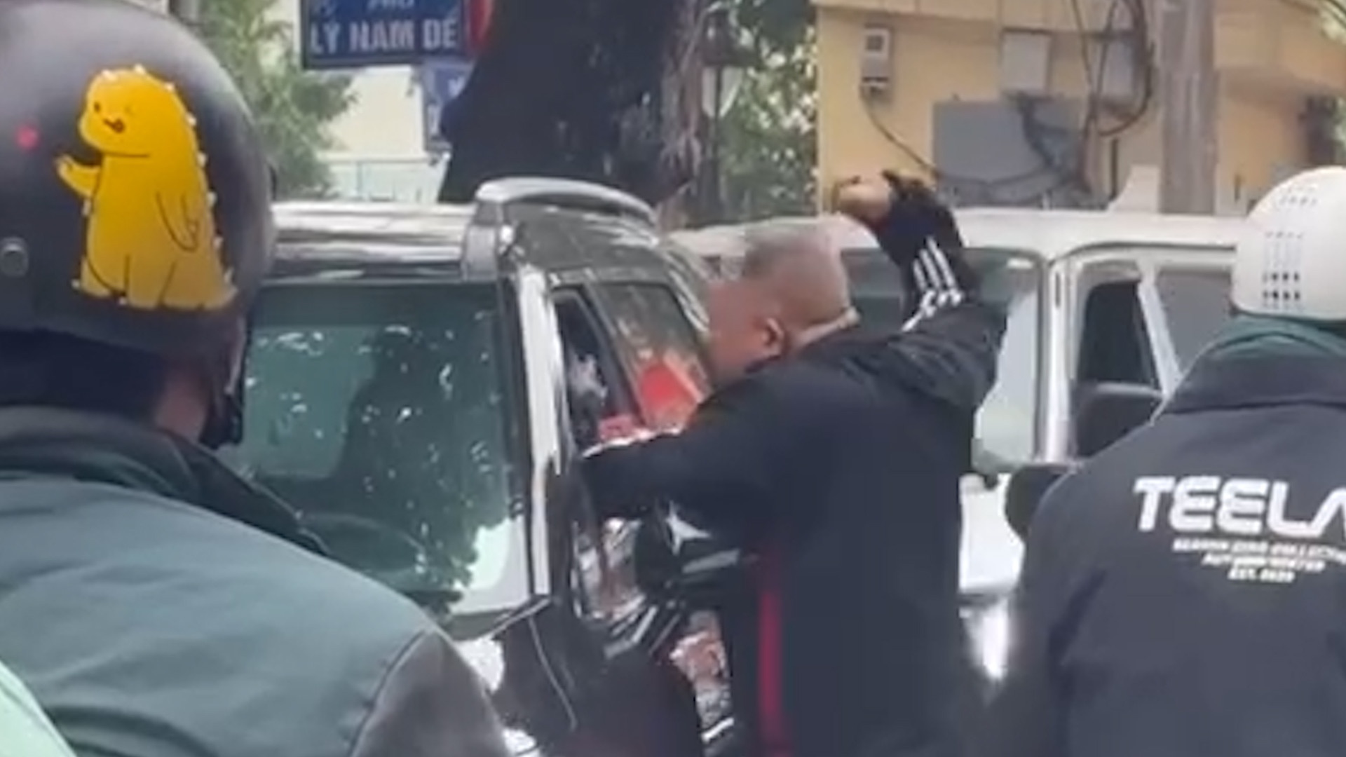 shipper bi danh anh 2