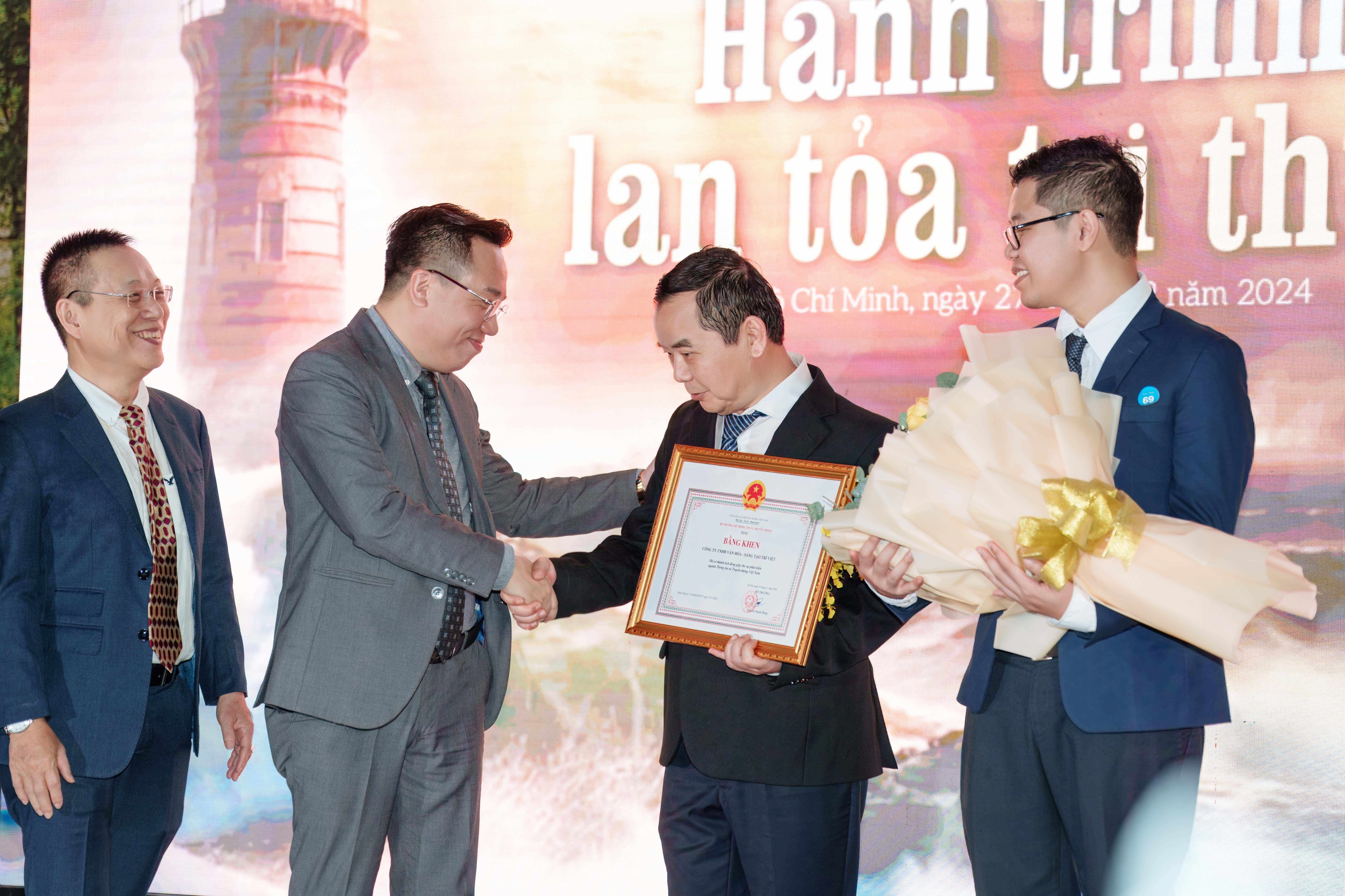 First News duoc Bo Thong tin va Truyen thong tang Bang khen hinh anh