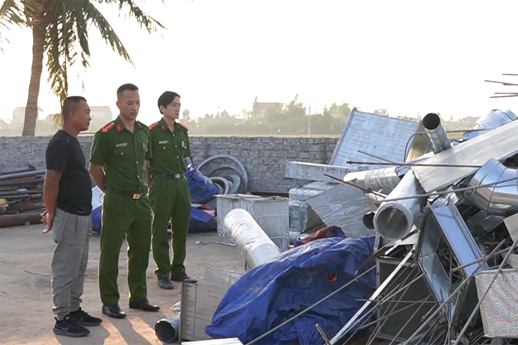 Luc Kha Bao ke anh 2