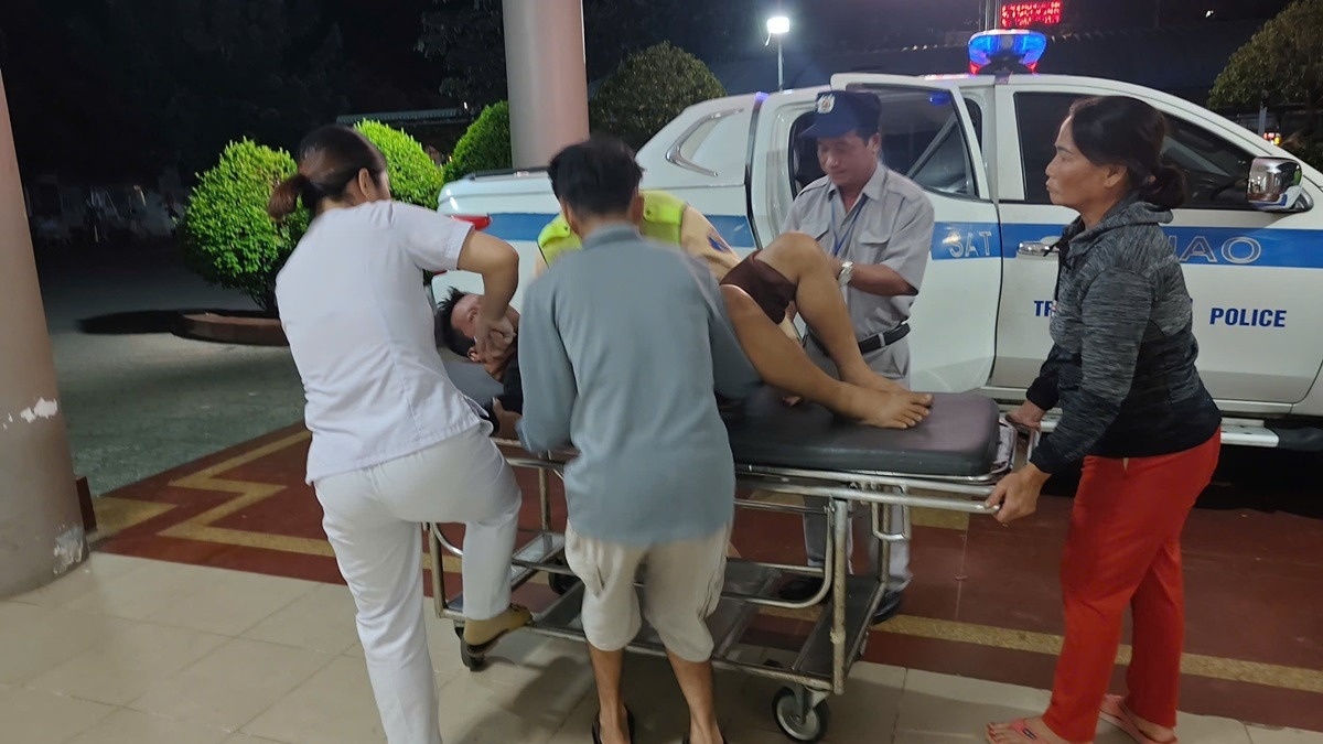 Phat hien kip thoi tai xe nghi bi dot quy tren cao toc hinh anh