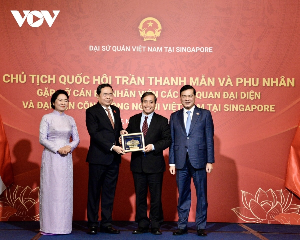 Chu tich Quoc hoi anh 7