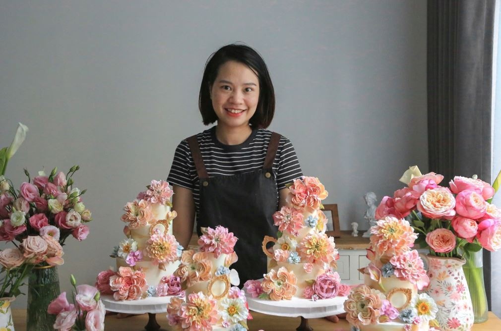 Bo viec van phong, nguoi me o Ha Noi lam banh hoa 10 trieu dong hinh anh