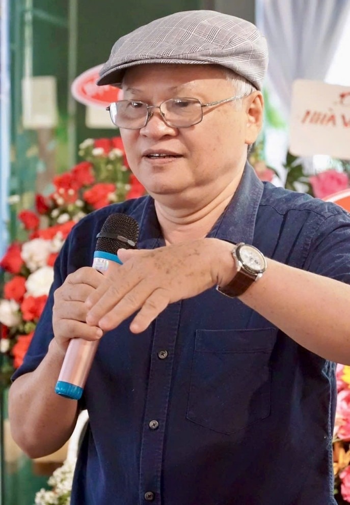 Nhà văn quân đội ảnh 3 Nha van quan doi anh 3