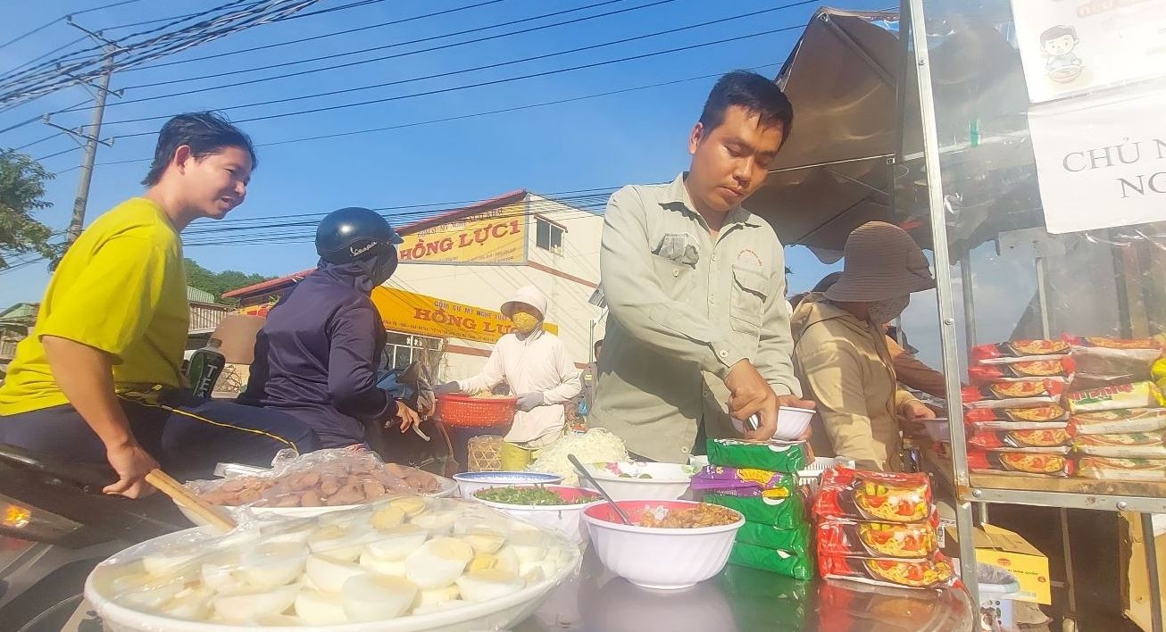 Quan my 'doc la' 1.000 dong moi bat o Binh Duong hinh anh