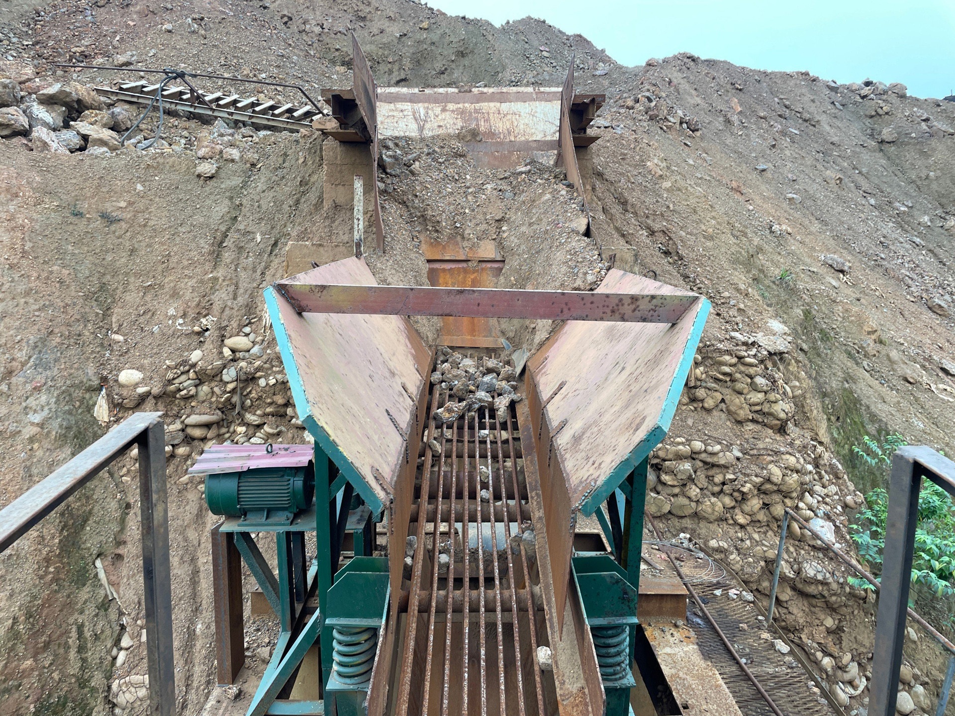 Dat hiem gan nhan ‘Bao Khang Rice, com deo mem thom’ xuat lau sang TQ hinh anh