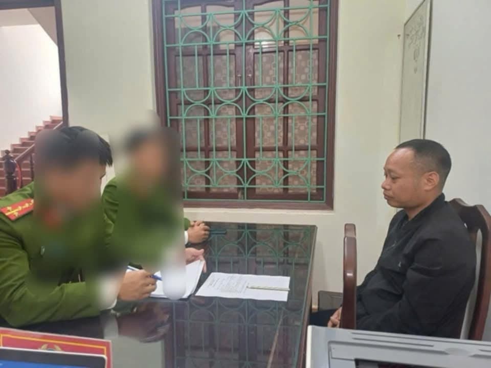 hanh hung o Con Nhat anh 1