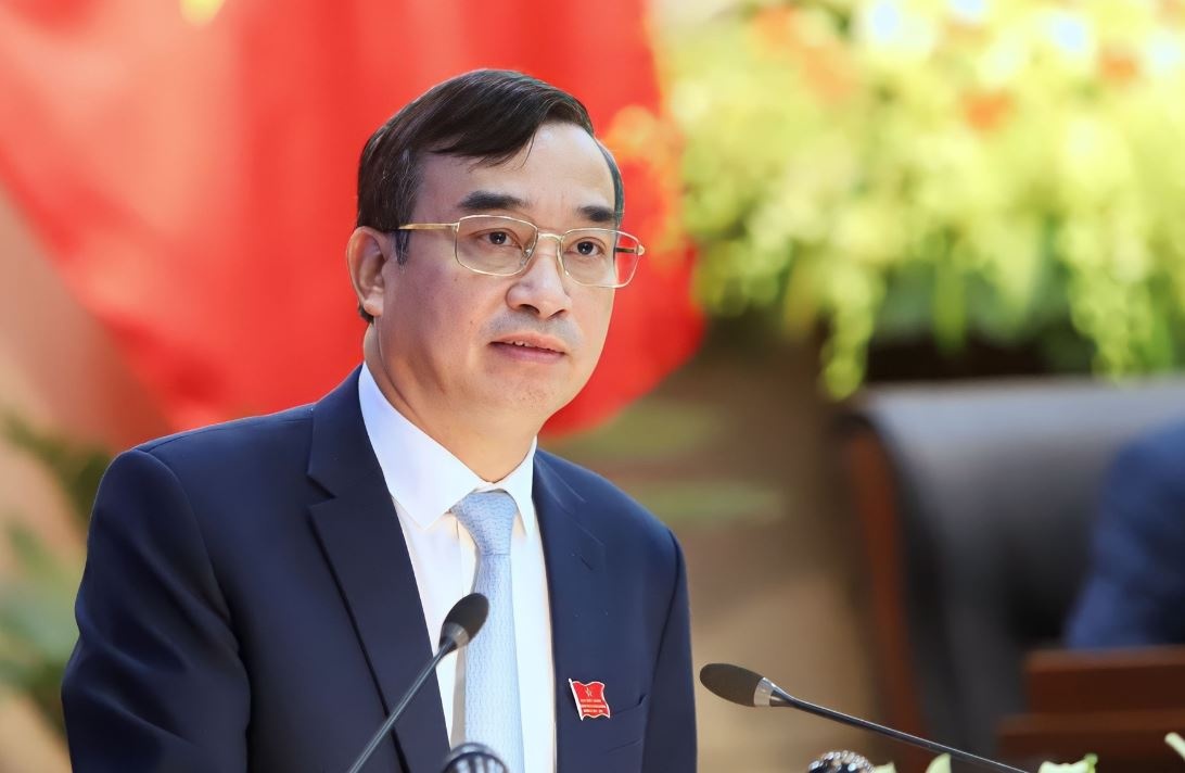 Chu tich Da Nang keu goi can bo co oto nen tra nha dang thue hinh anh