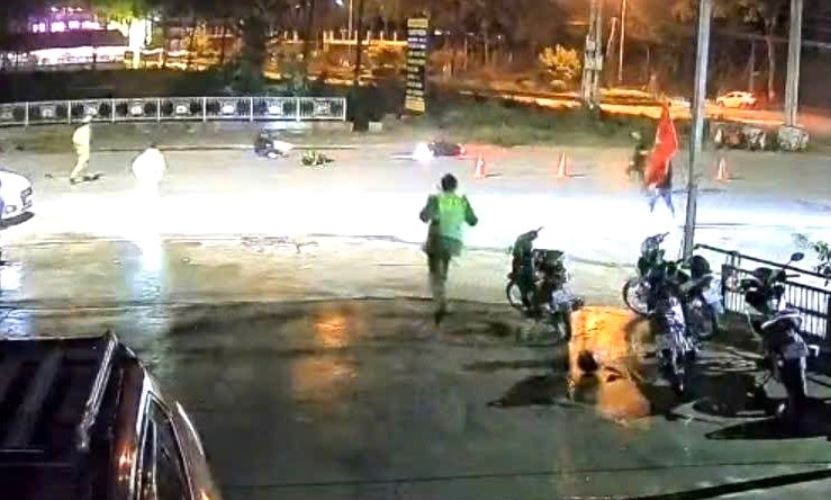 Hoc sinh 'thong chot' tong trung canh sat lam nhiem vu hinh anh