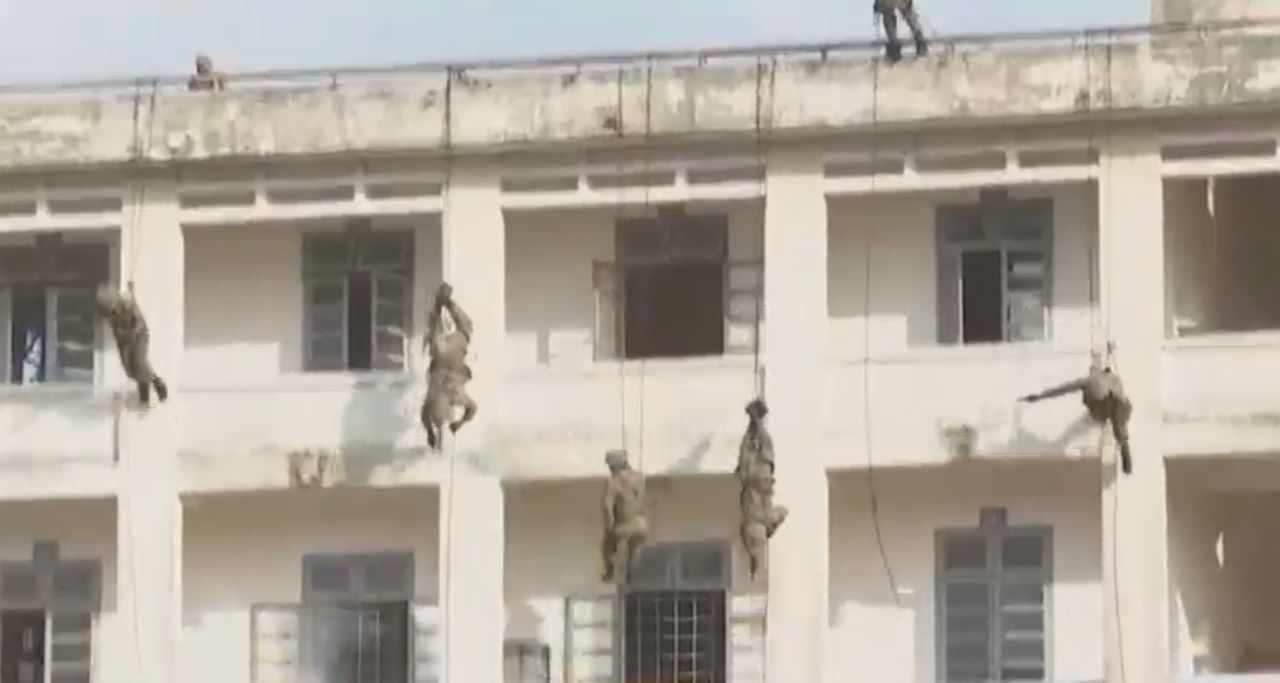 Nhung doi 'chan tran, chi thep' cua Lu doan Dac cong 429 hinh anh