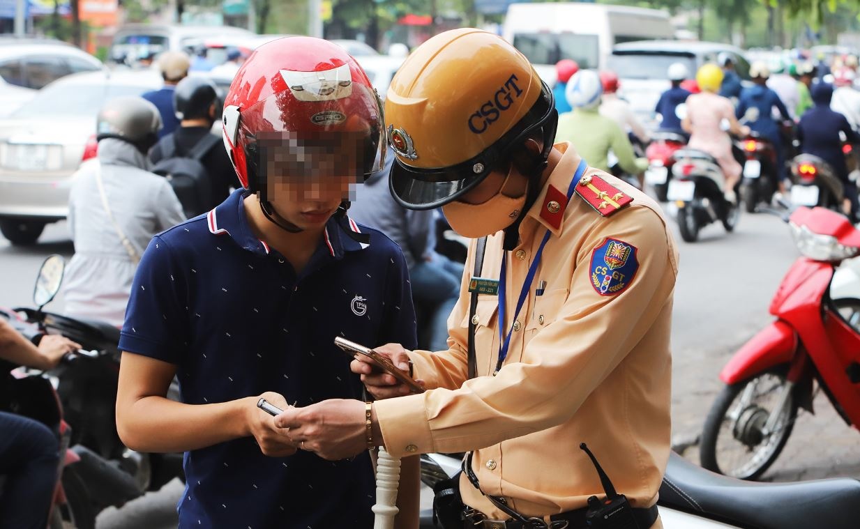 Tu 1/1/2025, tru diem giay phep lai xe khi vi pham giao thong hinh anh