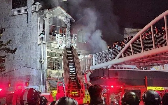 Thu tuong yeu cau Bo Cong an khan truong dieu tra vu chay quan ca phe hinh anh