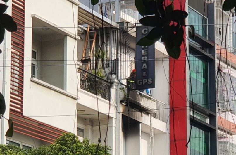 Tim nguoi mac ket trong nha thue tro bi chay o TP.HCM hinh anh