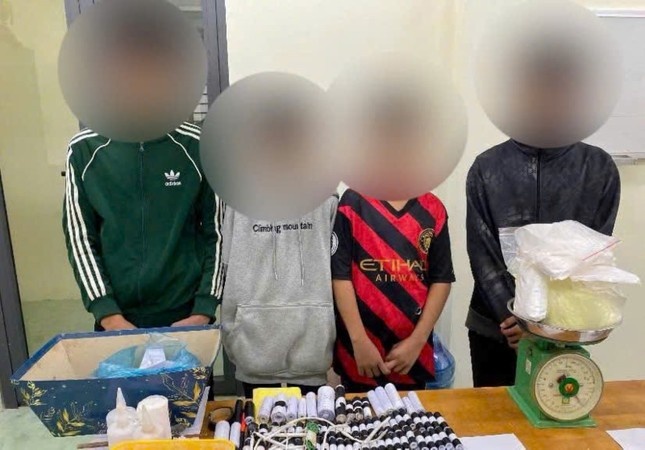 Hoc sinh che phao anh 2