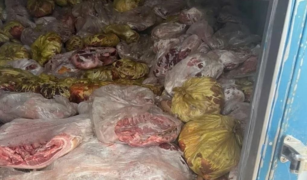 Phat hien gan 6 tan thit lon khong ro nguon goc o Dong Nai hinh anh