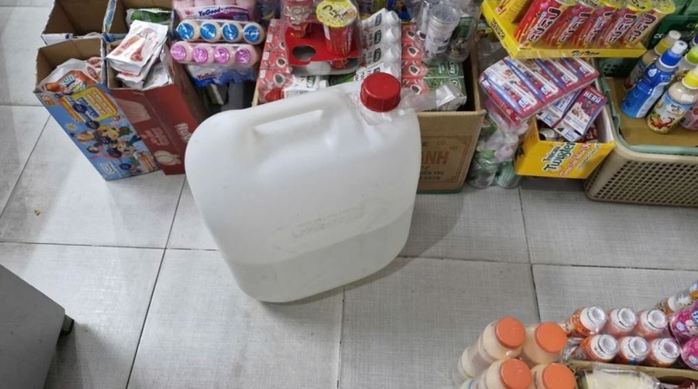 Tin moi vu 4 nguoi nghi ngo doc ruou o Ba Ria - Vung Tau hinh anh