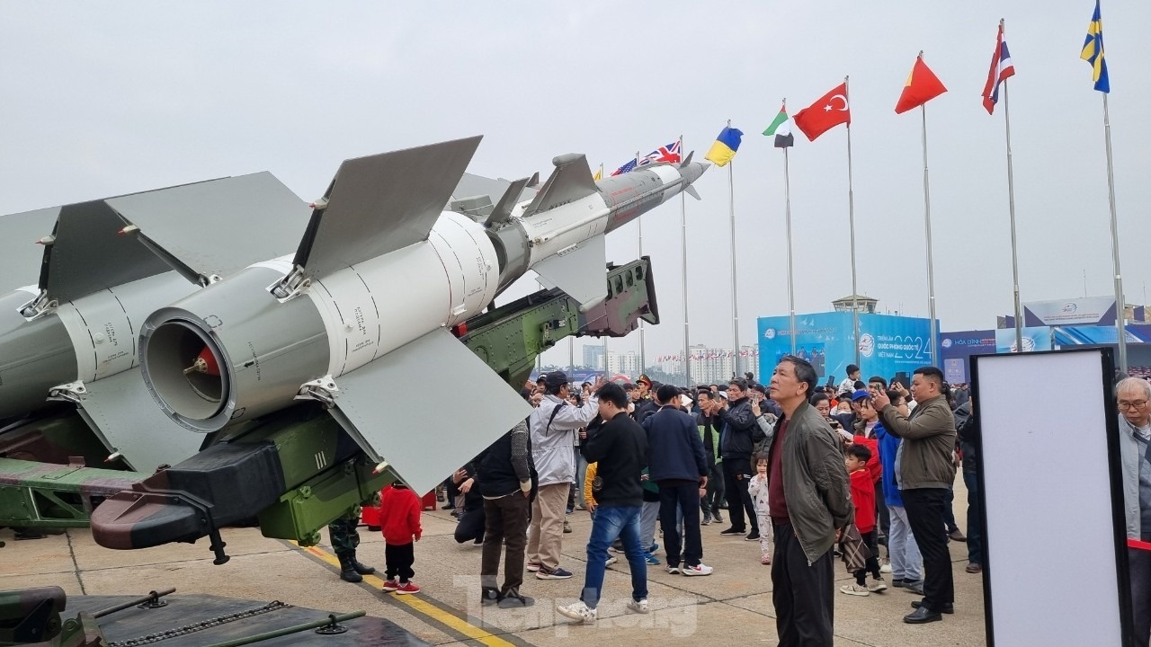 trien lam quoc phong anh 3