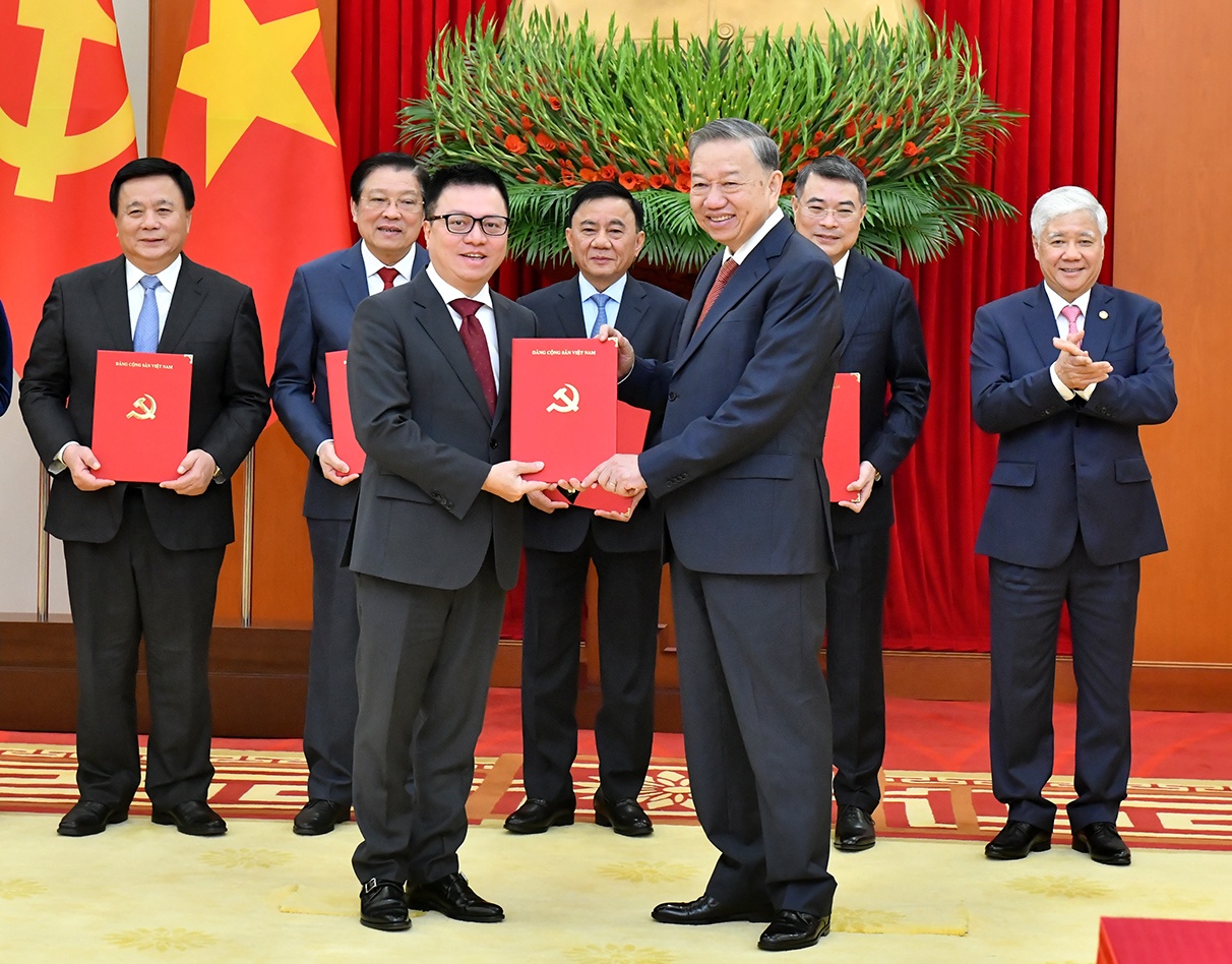 13 co quan, don vi o T.U hoan thanh sap xep, tinh gon to chuc bo may hinh anh