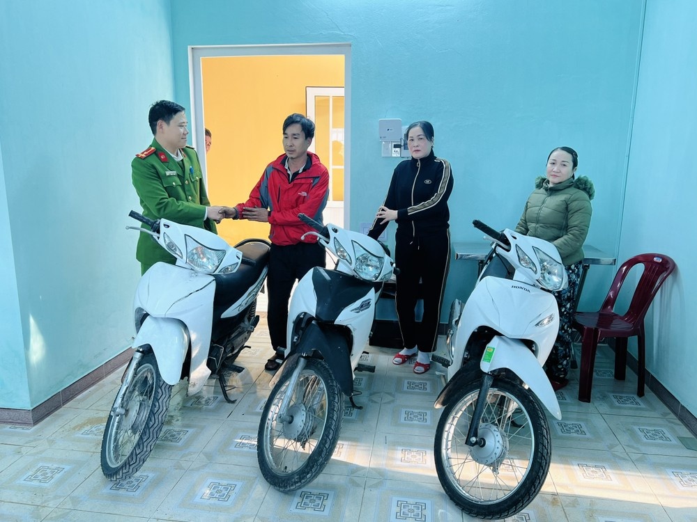 Trom xe gan may anh 1