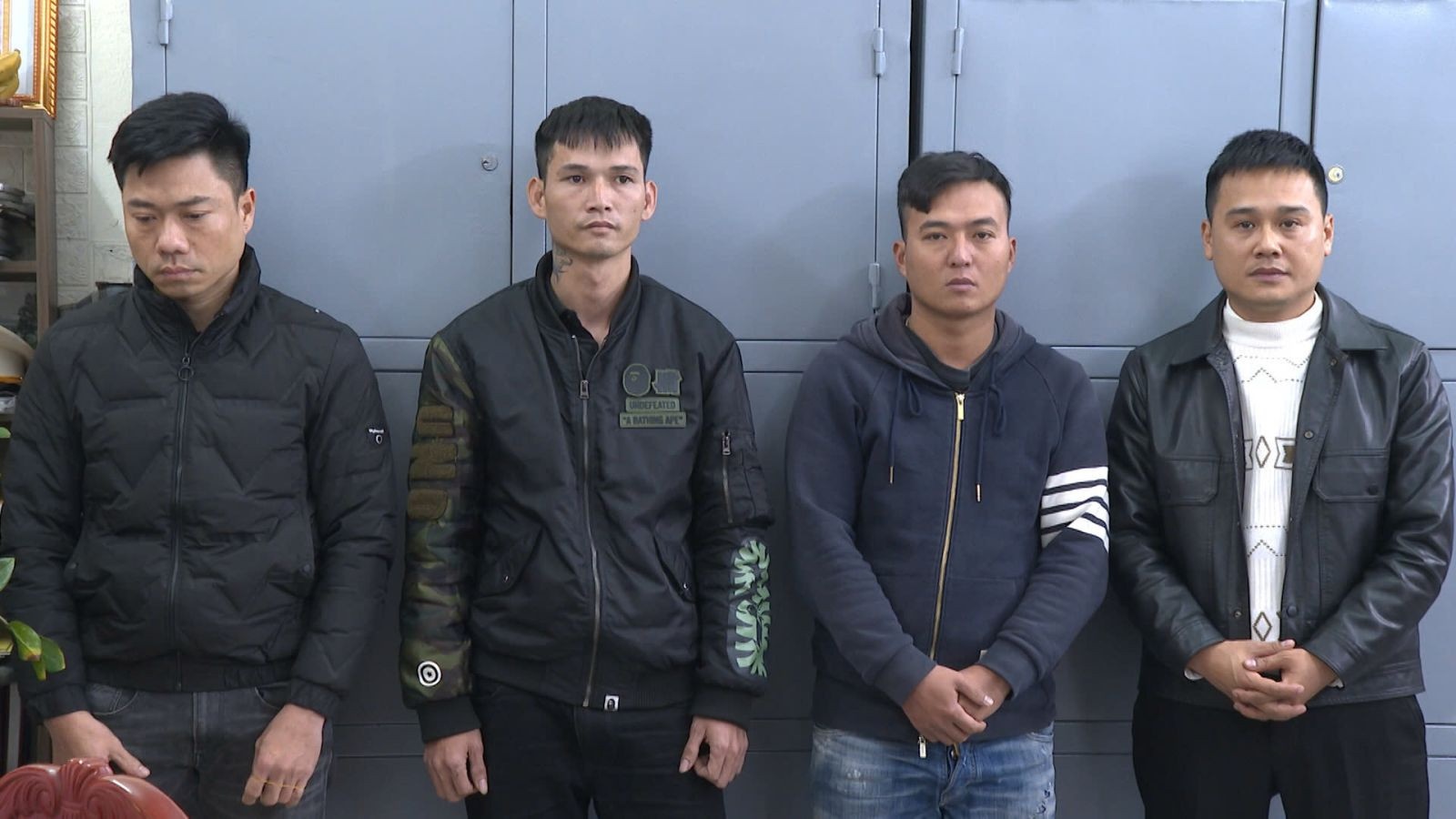 Nghi choi co bac bip, thanh nien o Thanh Hoa rut sung cuop tien hinh anh