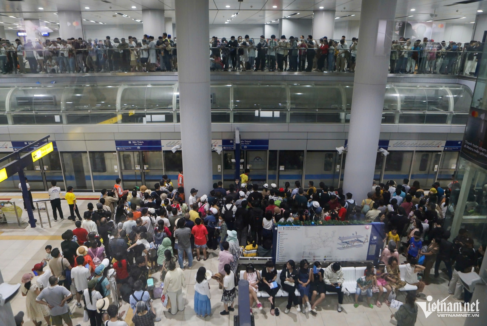 song ao o metro anh 1