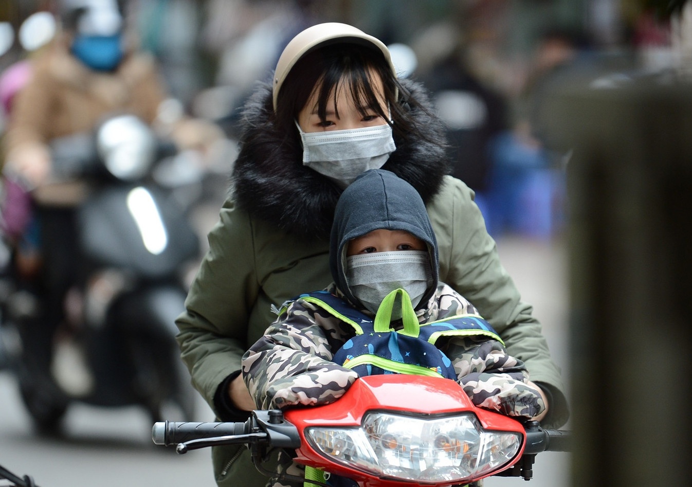 Khong khi lanh sap tran ve rat manh, Ha Noi thap nhat 10 do hinh anh