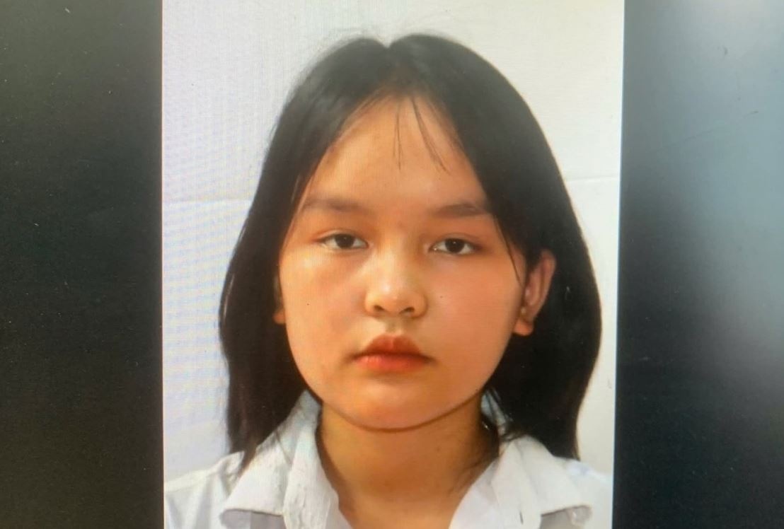 Gia dinh sap don duoc nu sinh roi nha tu mung 5 Tet hinh anh