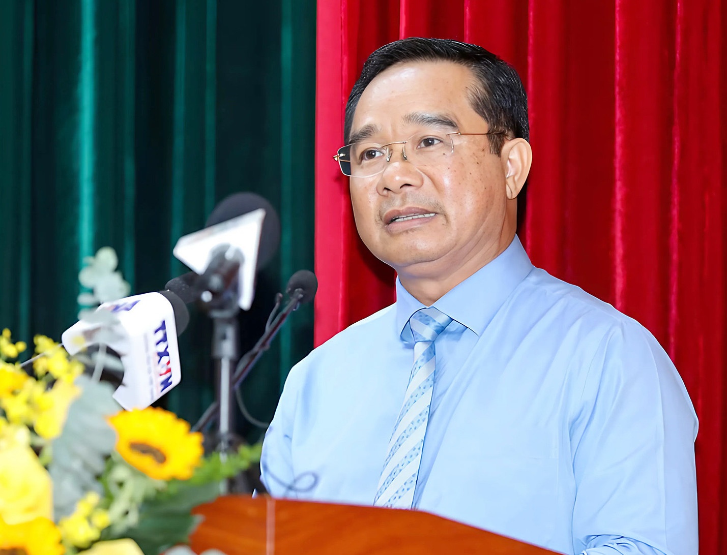 Gioi thieu ong Nguyen Van Duoc de bau lam Chu tich UBND TP.HCM hinh anh