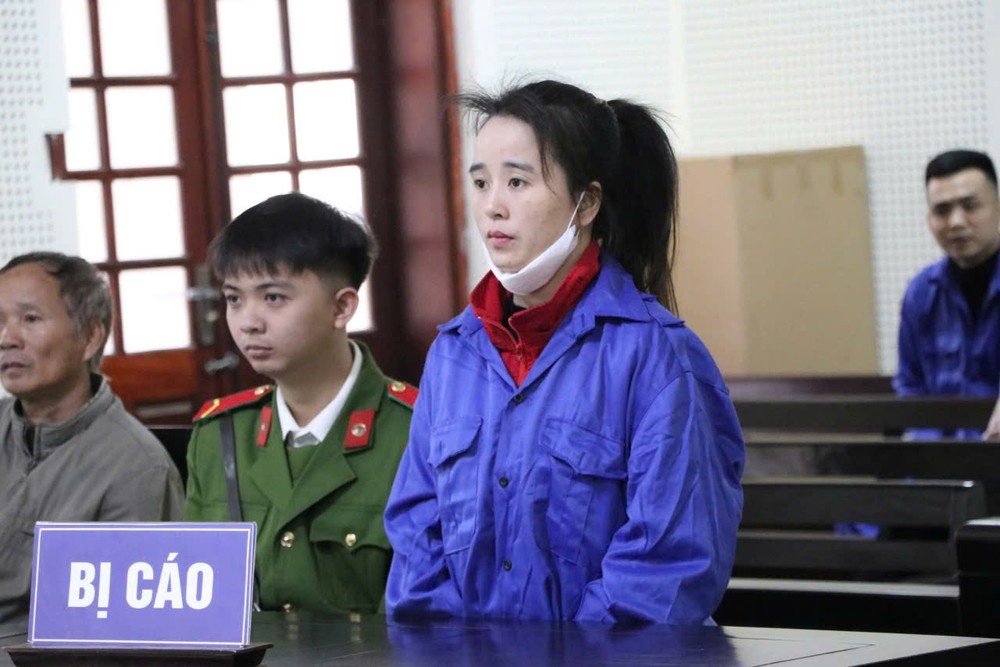 Nu ke toan rut ruot hon 700 trieu dong, 'nuong' vao co bac hinh anh