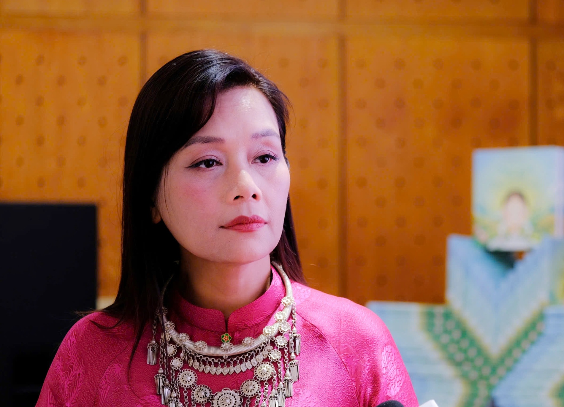 BTV Bong Mai xuc dong khi ra mat sach dau tay hinh anh