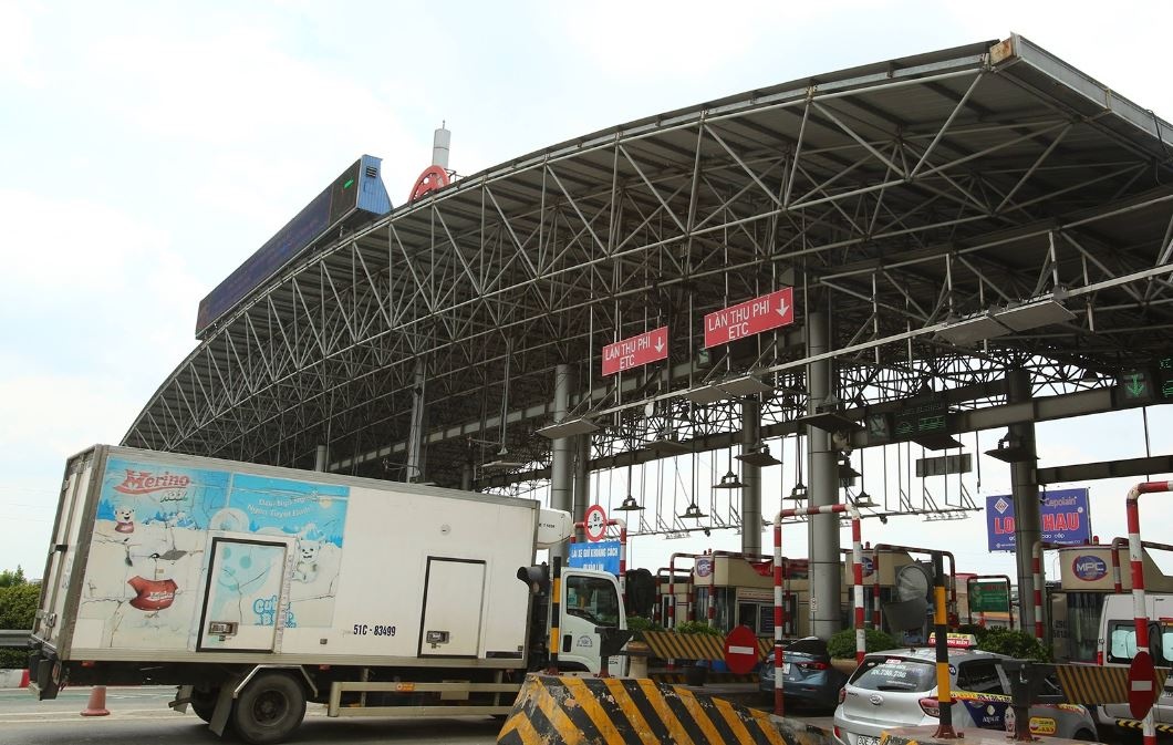 Tai khoan ETC het tien vao lan thu phi, tai xe bi phat toi 3 trieu hinh anh