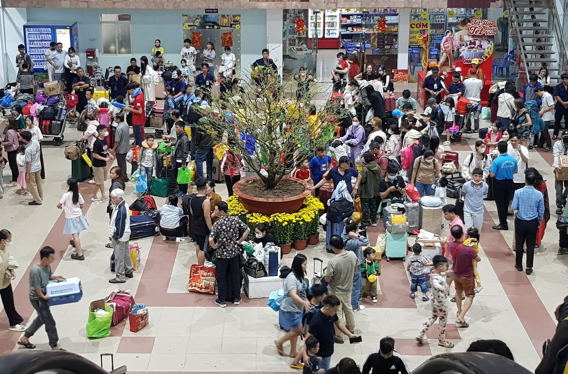 Chi con 6.000 ve tau tu TP.HCM di cac tinh truoc Tet hinh anh