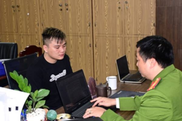 Bat ke gay vu cuop xe may tao ton tren quoc lo 10 hinh anh