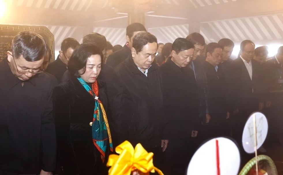 Lanh dao Dang, Nha nuoc dang huong tuong nho Chu tich Ho Chi Minh hinh anh