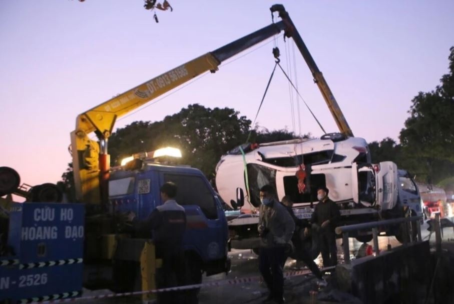 Nam Dinh ho tro nan nhan trong vu tai nan lam 7 nguoi tu vong hinh anh