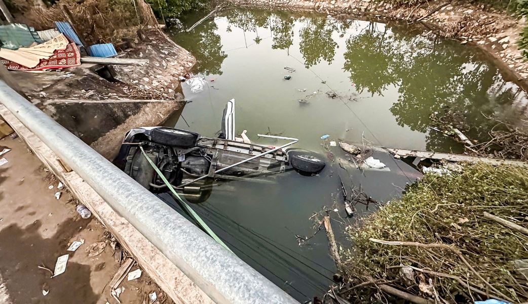 Hang xom nho lai chuyen xe dinh menh cuop di 7 sinh mang o Nam Dinh hinh anh