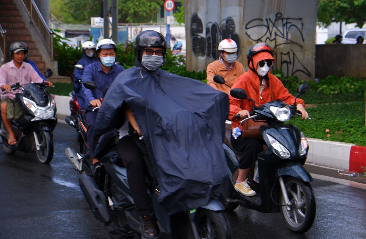 TP.HCM may mu, mua trai mua trong ngay Valentine 14/2 hinh anh