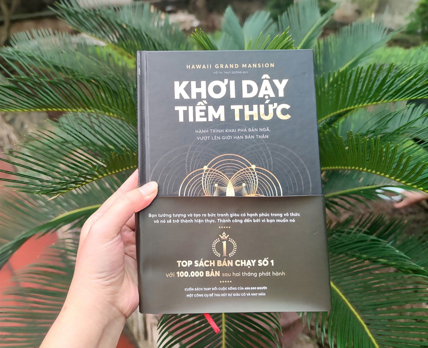 Co gi trong cuon sach ban duoc 100.000 ban sau 2 thang phat hanh? hinh anh