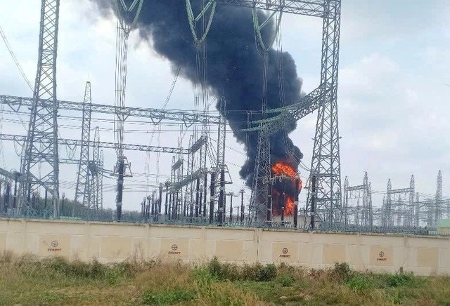 Chay Tram bien ap 500kV Long Thanh, cot khoi cao ca tram met hinh anh
