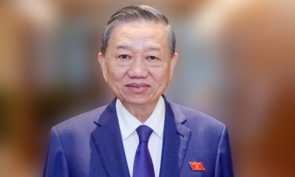 Tong Bi thu To Lam ky ban hanh Quy dinh thi hanh Dieu le Dang hinh anh